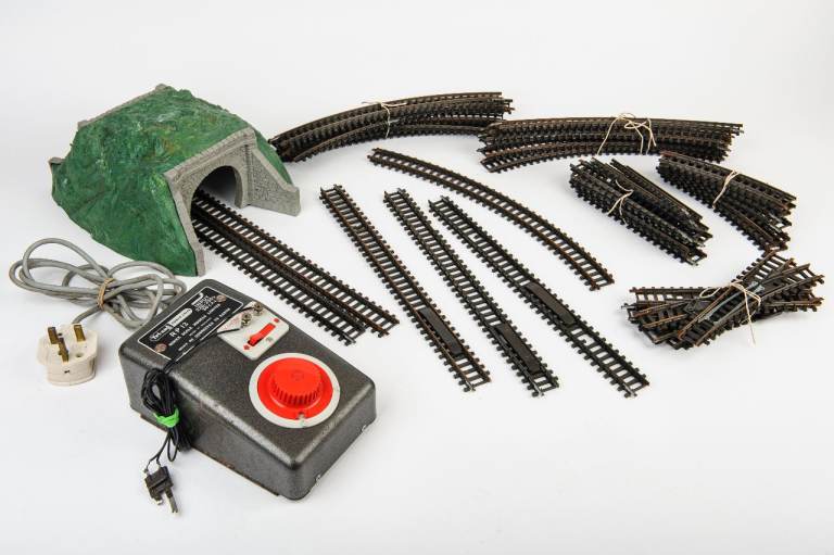 Tri-ang RP13 Power Unit with Model Train Tracks and Tunnel