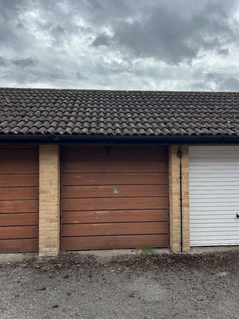 Garage for rent