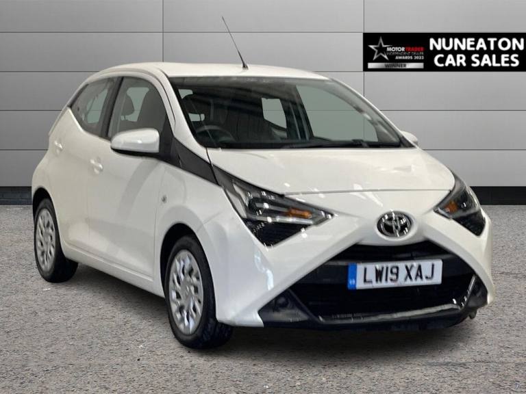 2019 Toyota AYGO 1.0 VVT-i x-play Hatchback 5dr Petrol x-shift Euro 6 (71 ps) Hatchback Petrol Au...