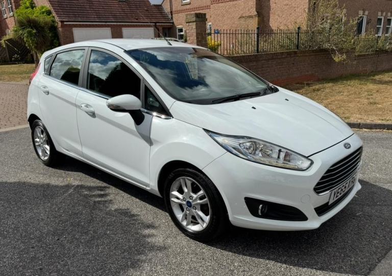 2015(65) FORD FIESTA 1.0T ZETEC GENUINE 56,000 MILES JUST SERVICED DRIVES GREAT!
