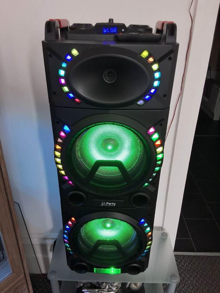 Bluetooth speaker with a remote  for sale £100