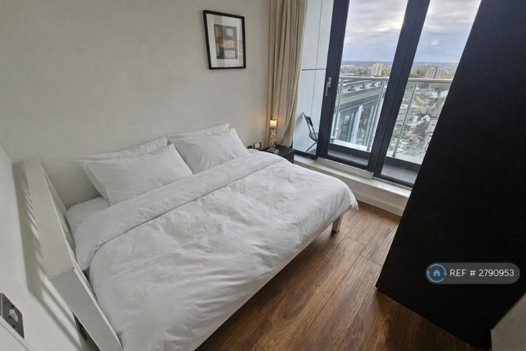 1 bedroom in Centrillion Point, Croydon, CR0 (#2790953)