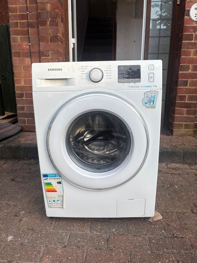 Samsung Washing Machine – White, Good Condition