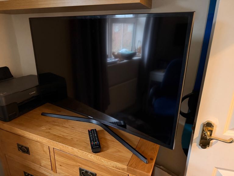 Samsung UE40KU6000K 6 Series - 40" LED backlit LCD Smart TV 4K UHD