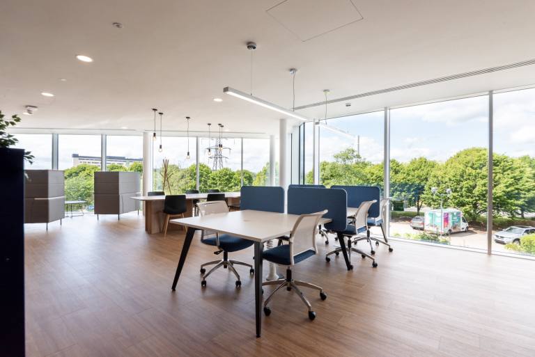 Wokingham - RG41 5TP \ Coworking Space with Flexible Desk Access