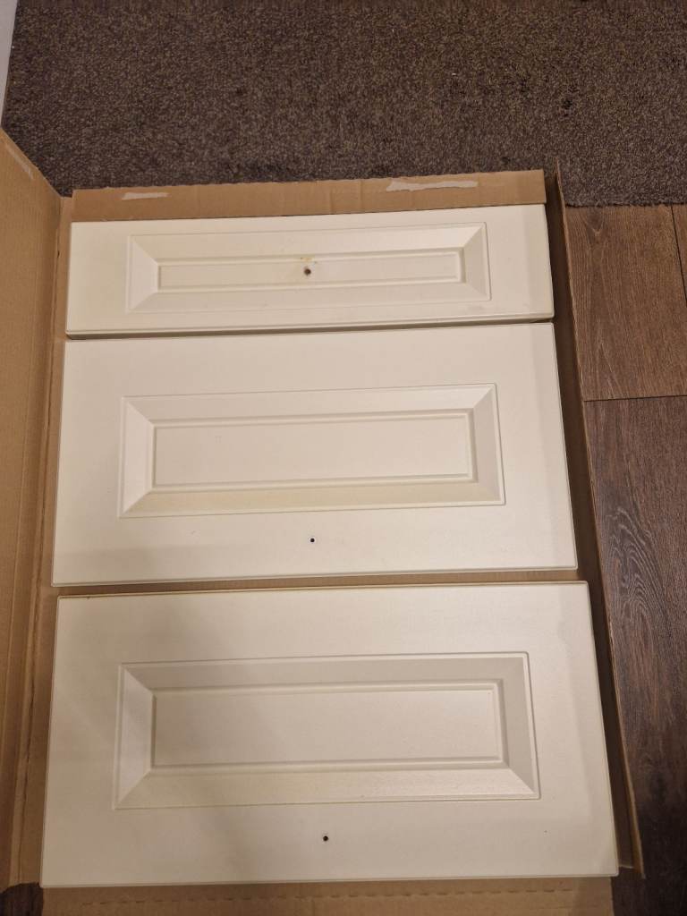 image for Magnet kitchen doors and drawers white 