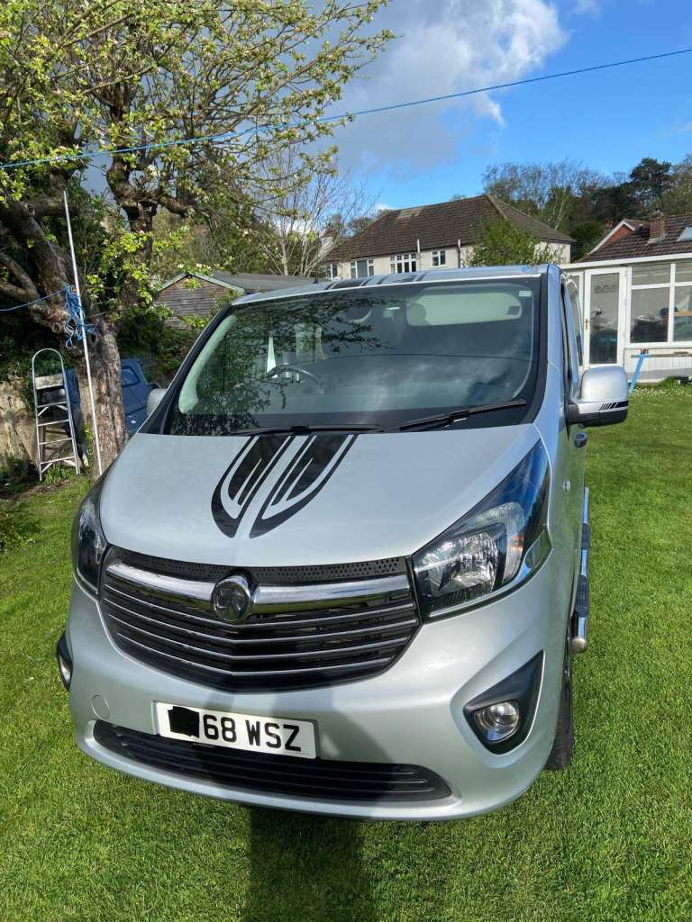  EIGHT SEATER CAMPER - VIVARO LWB 2018 (CAMPERVAN) 