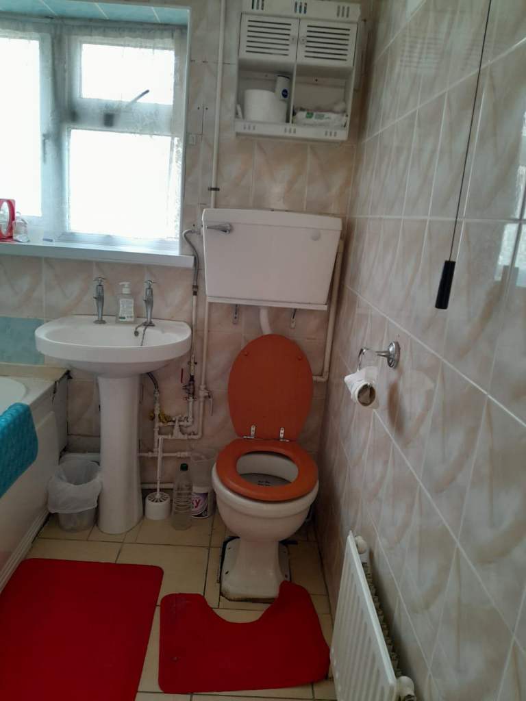 Master room available 