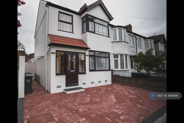 1 bedroom in St Olave's Walk, London, SW16 (#2819146)