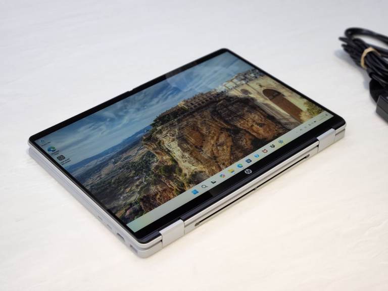 HP OmniBook 5 Flip 14 2-in-1 Touch * Intel Core 5 120U * 16GB RAM * 512GB SSD