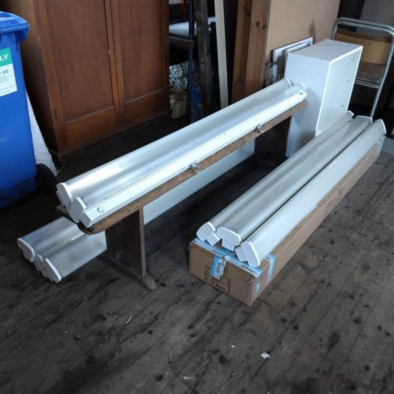 Fluorescent light Fittings and lamps 12x 6ft Slimeline Double Tube 