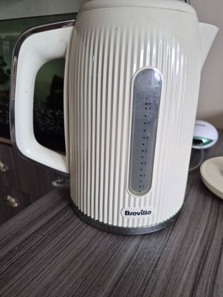 Breville Kettle – Cream, Good Condition
