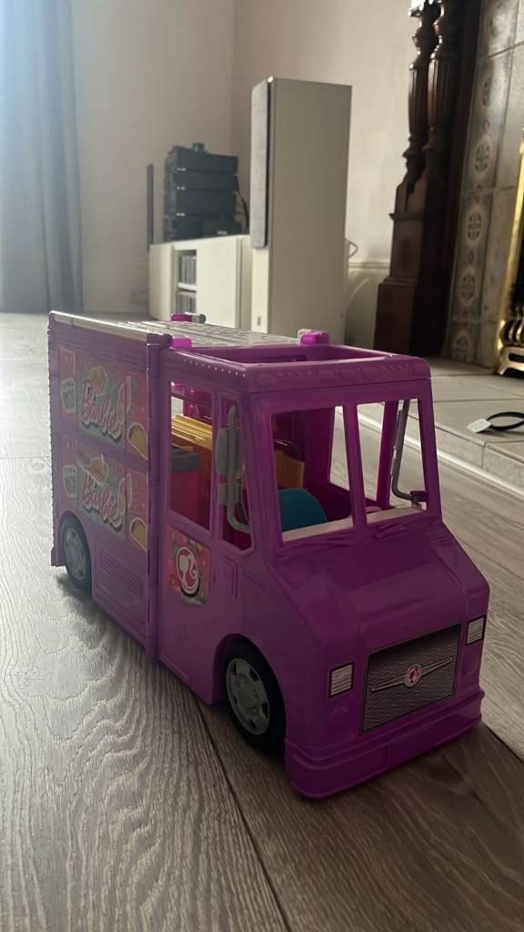 Barbie food truck