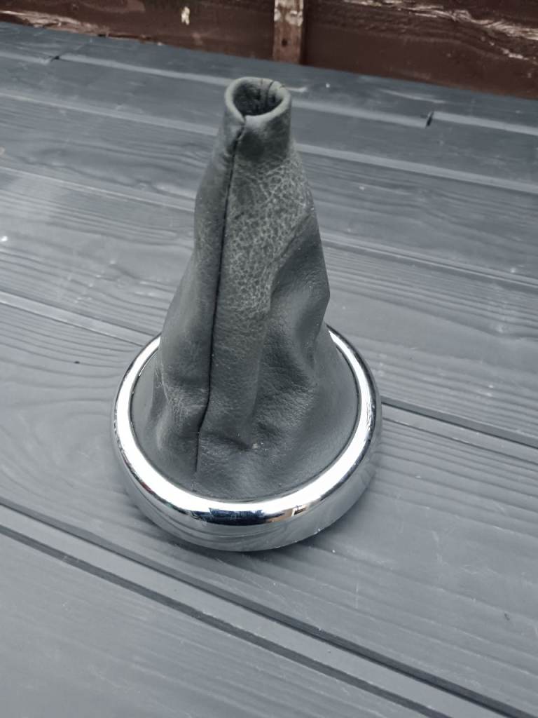 Mini R50/R52/R53 gearstick gater, good condition. Needs a clean 