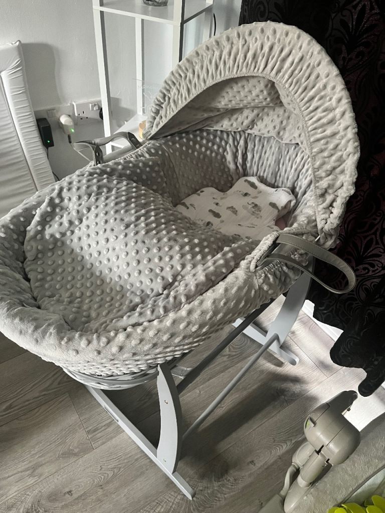 Grey Moses Basket with Rocking Stand – Good Condition