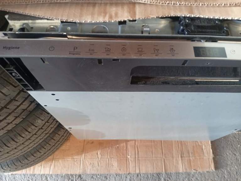 Hisense integrated Dishwasher - New