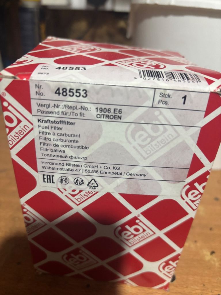 1.6hdi fuel filter, air filter and oil filter with copper washer.