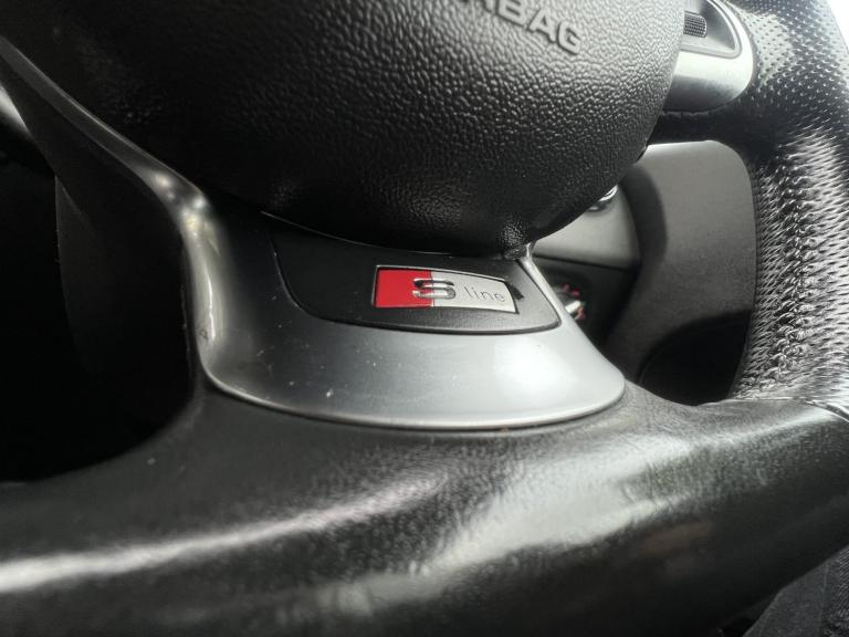 AUDI TT 2.0 TDI Black Edition 2013