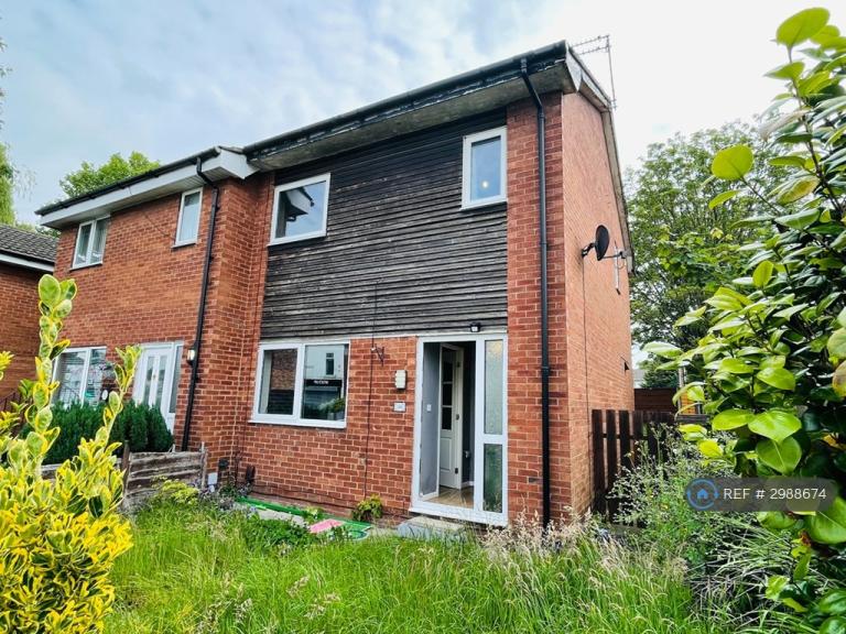 3 bedroom house in Irvine Avenue, Manchester, M28 (3 bed) (#2988674)