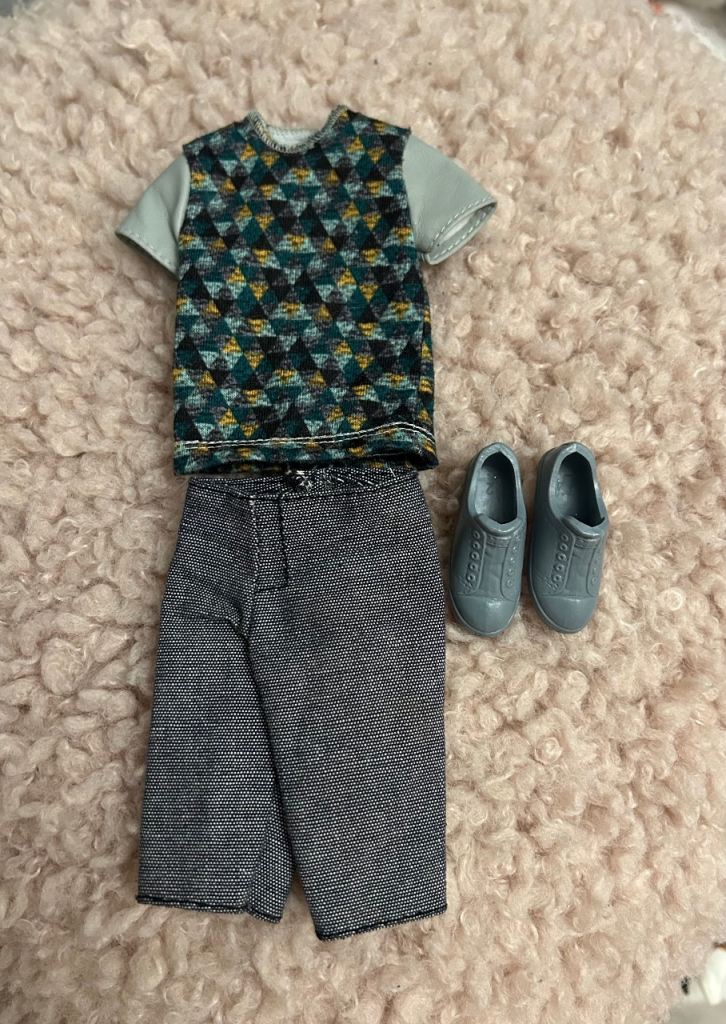 Ken’s clothes and shoes 