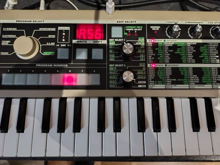 Korg Mircokorg keyboard vocoder