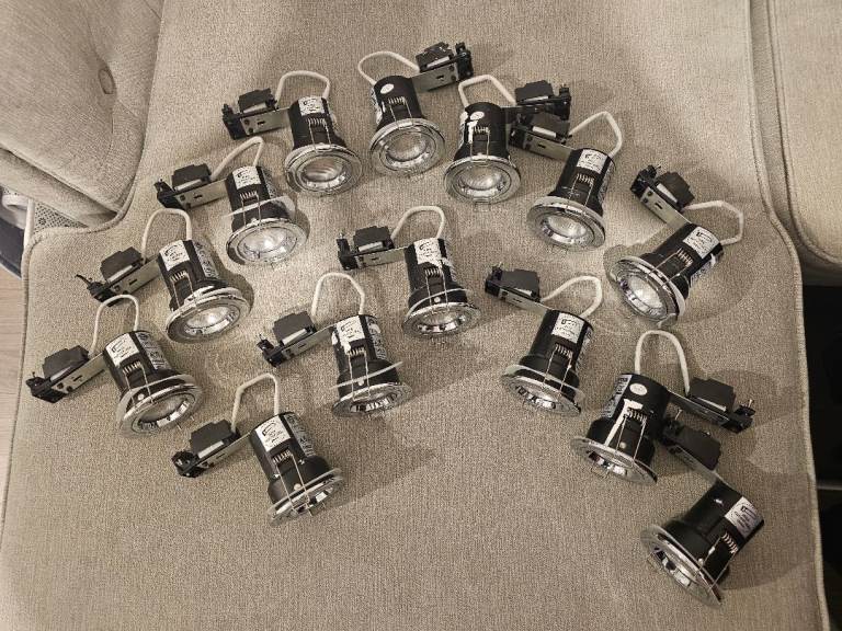 14 x chrome downlights with gu10 bulbs included 