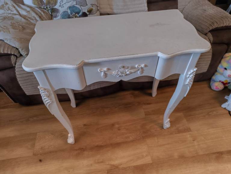 Dressing table 