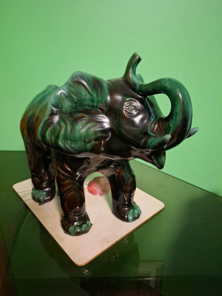 4 vintage Canadian blue  Mountain pottery elephants collectors pieces.