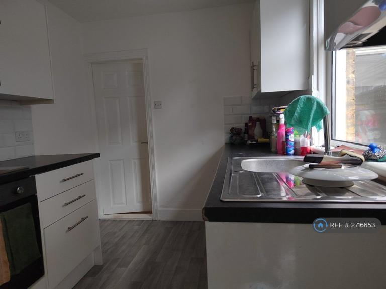 3 bedroom house in Jefferson Road, Sheerness, ME12 (3 bed) (#2716653)