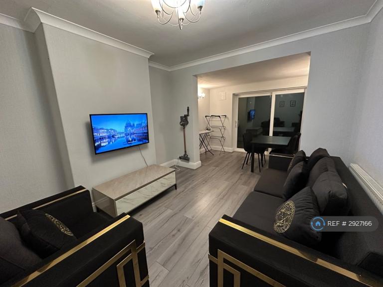 1 bedroom in Newland Avenue, Scunthorpe, DN15 (#2927166)
