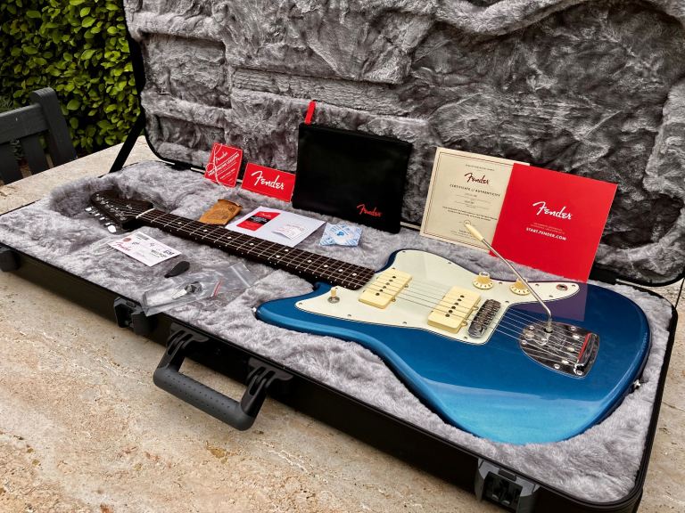 ♚MINT♚FENDER AMERICAN Professional JAZZMASTER USA♚ROSEWOOD NECK♚Lake Placid Blue