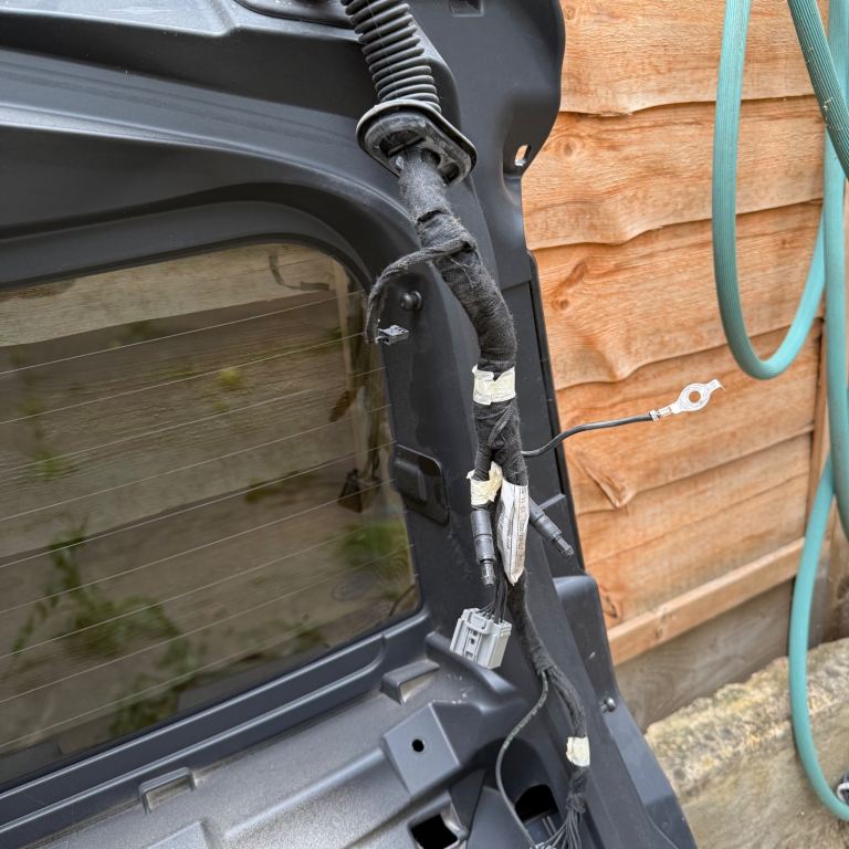 Land Rover Range Rover Evoque L551 2021 Complete Tailgate LR146880 Grey