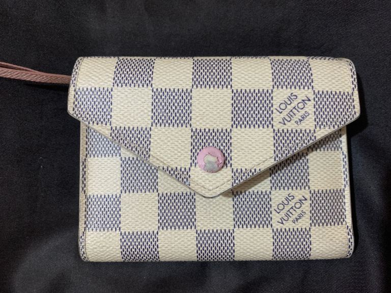 Louis Vuitton Checked Purse – Pink Interior, Good Condition