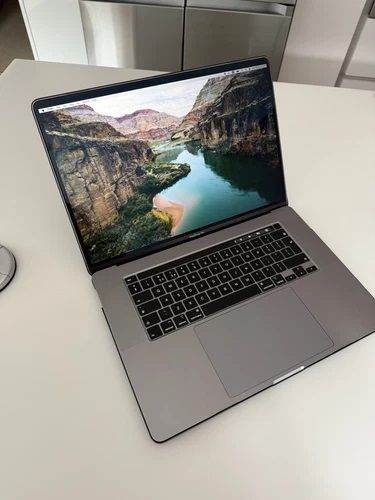 Apple MacBook (A1278-2011) - Intel i5 3210m 2.5 GHz, 8 GB RAM, - 240 GB SSD OS HS (1)