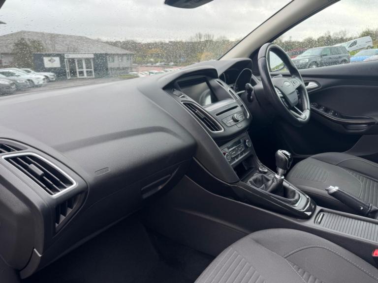 2017 Ford Focus 1.0 EcoBoost 125 Titanium 5dr HATCHBACK PETROL Manual