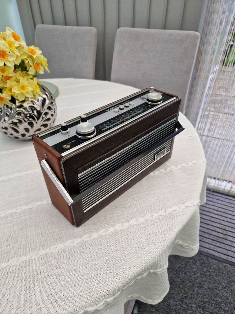 Roberts vintage radio