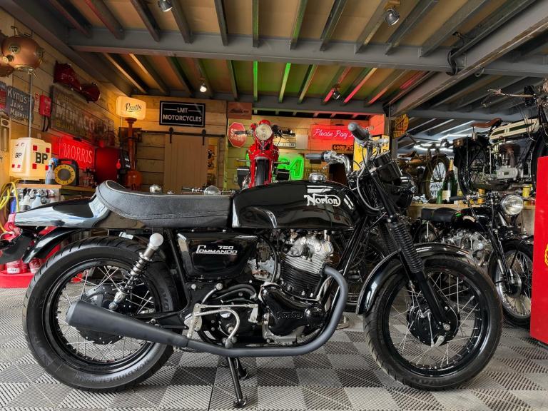Norton Commando 750cc, electric start, show winners, outstanding, px welcome 