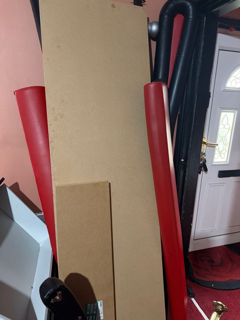 Home Gym Power Rack with Red Padding – Good Condition