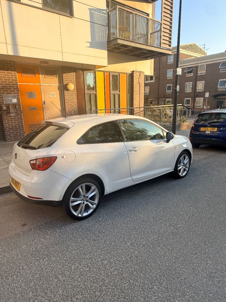 Seat, IBIZA, Hatchback, 2012, Manual, 1390 (cc), 3 doors