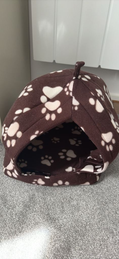 Cosy Brown Pet Bed with Paw Print Design