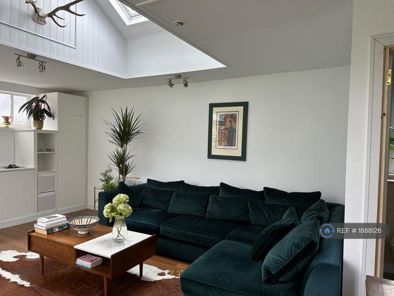 1 bedroom in Saint Ronan's Drive, Glasgow, G41 (#1888126)