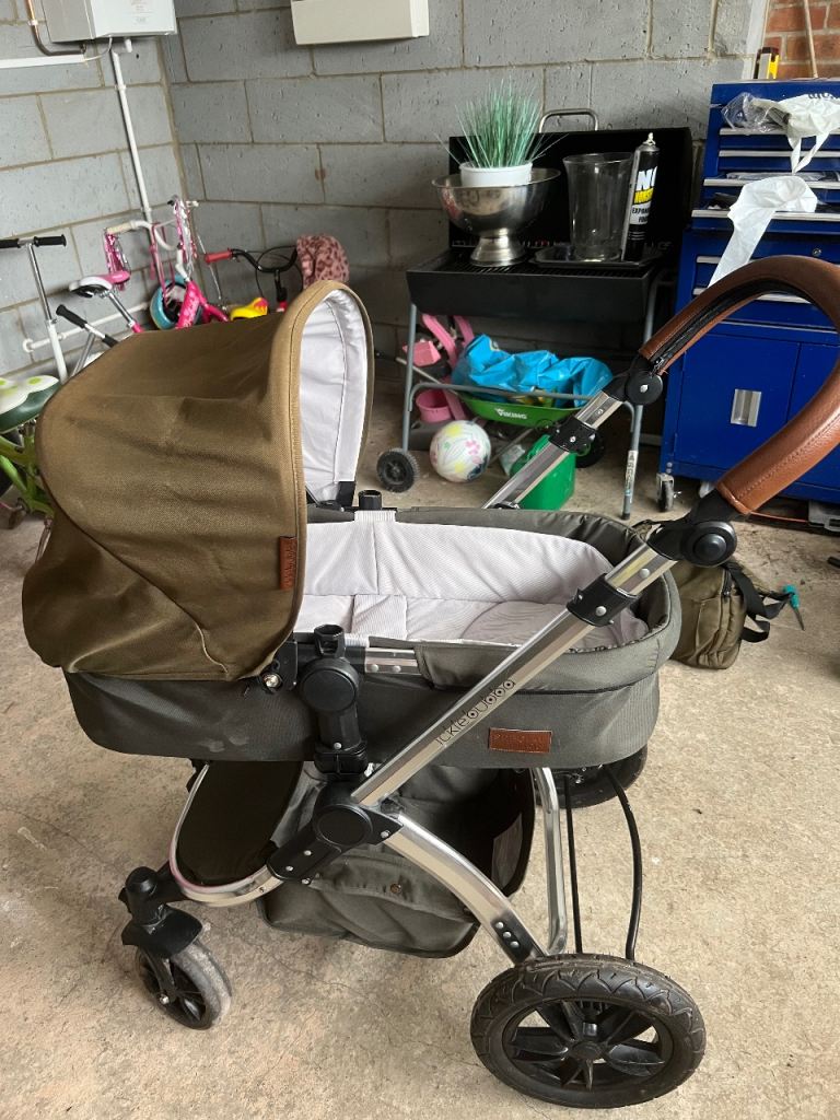 Ickle Bubba pram and travel system 