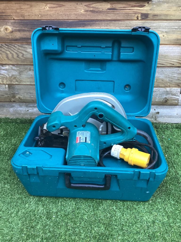 MAKITA S704R CASED CIRCULAR SAW 110v, PERFECT WORKING ORDER,
