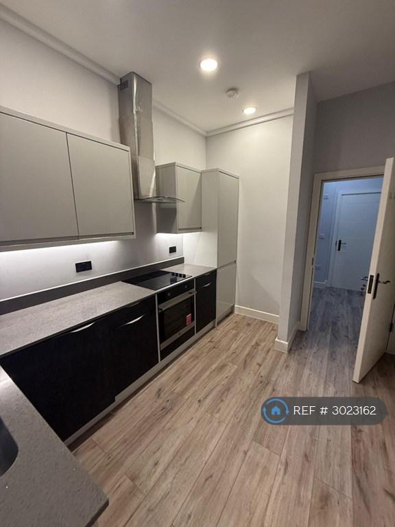 2 bedroom flat in Bowland House, Barnet, EN4 (2 bed) (#3023162)