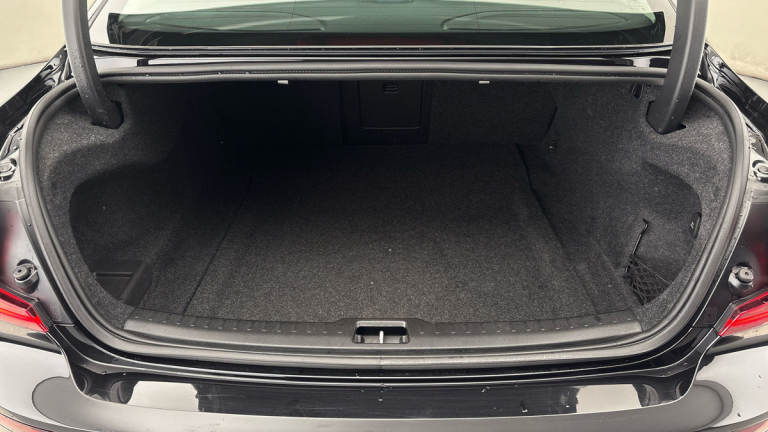 2023 Volvo S60 Plus Dark B5 (250 hp) Saloon Petrol/Electric Hybrid Automatic