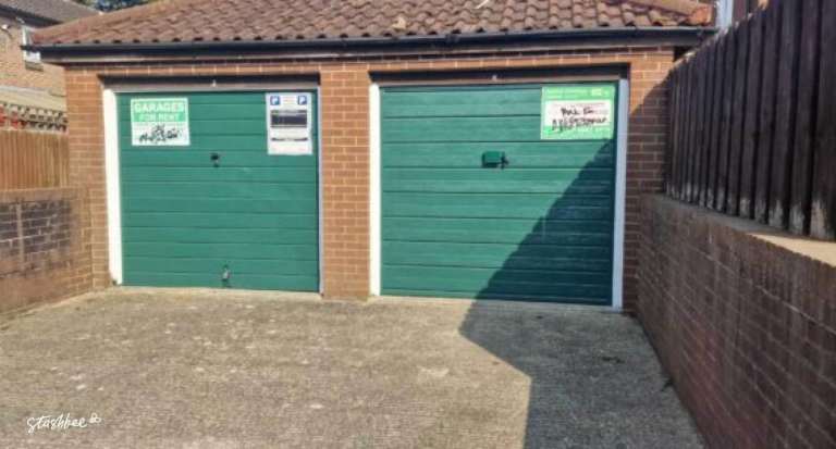 Garage to rent in Farnborough (GU14) | Stashbee