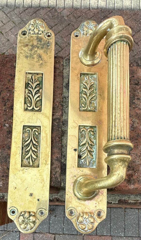 Large heavy victorian brass finger plate & grab handle