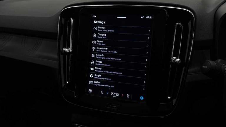 2025 Volvo EC40 Single Motor Extended Range 78kWh Plus SUV 5dr Electric Auto (252 ps) ESTATE Elec...