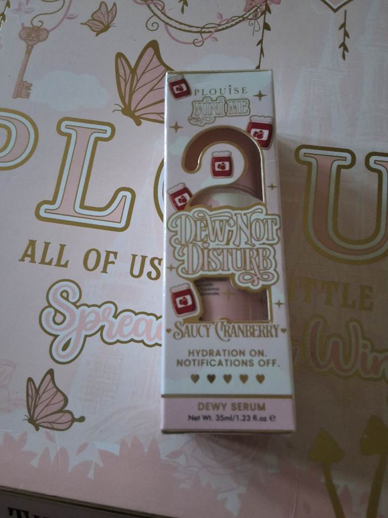 Plouise Dew Not Disturb,  Dewy  Serum in  ( Saucy Cranberry) x1. 