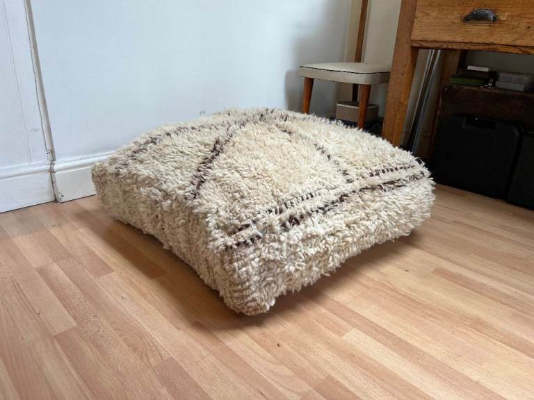 Moroccan Berber Wool Floor Cushion, Large 80 x 80 cm - Good condition